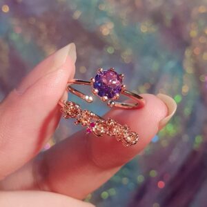 Minimalist jewellery for women