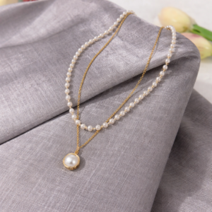 Minimalist jewellery for women